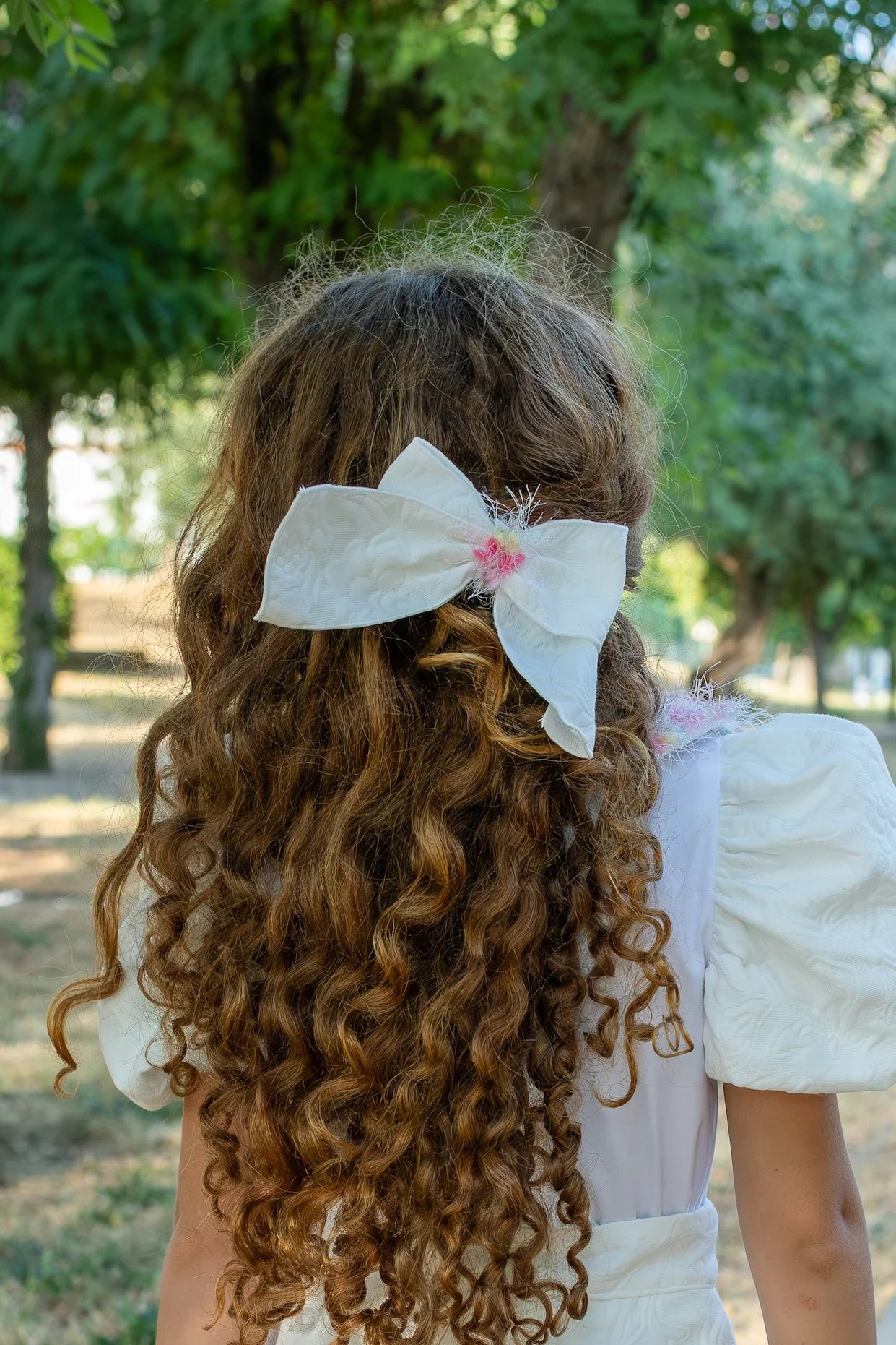Naxos Girls White & Multicolor Bow